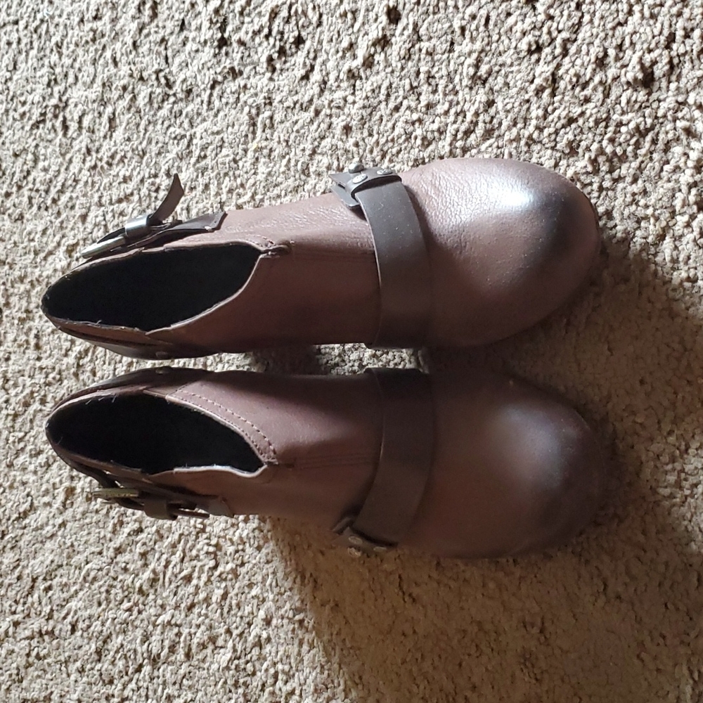 Toto brown leather booties